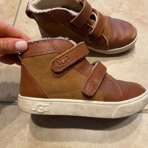Boys UGGS size 11